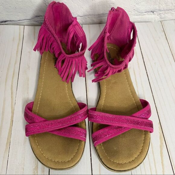 Minnetonka Izzy kids pink fringe sandal - Picture 2 of 15